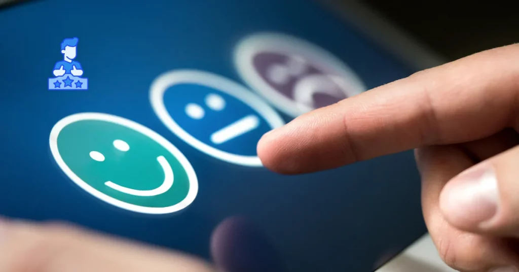 Smartphone-Ansicht einer Website mit großen Tap-Zielen, klarer Navigation und lesbarer Schrift, daneben Symbole für Lesbarkeit und Bedienbarkeit.